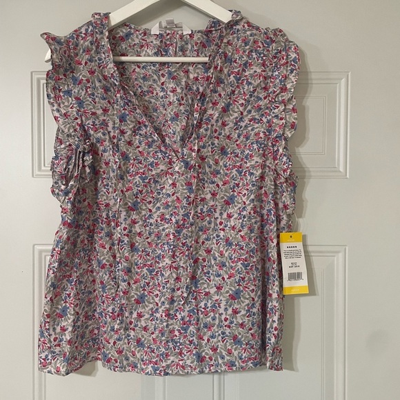 NWT BB Dakota by Steve Madden Floral Ditsy Top with Ruffle Sleeve Floral Print - Picture 2 of 7